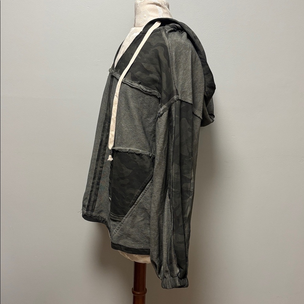 POL Camouflage Oversized Hoodie - Picture 3 of 8